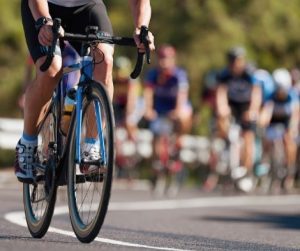 ciclisti in bicicletta tappa giro d'italia 2022